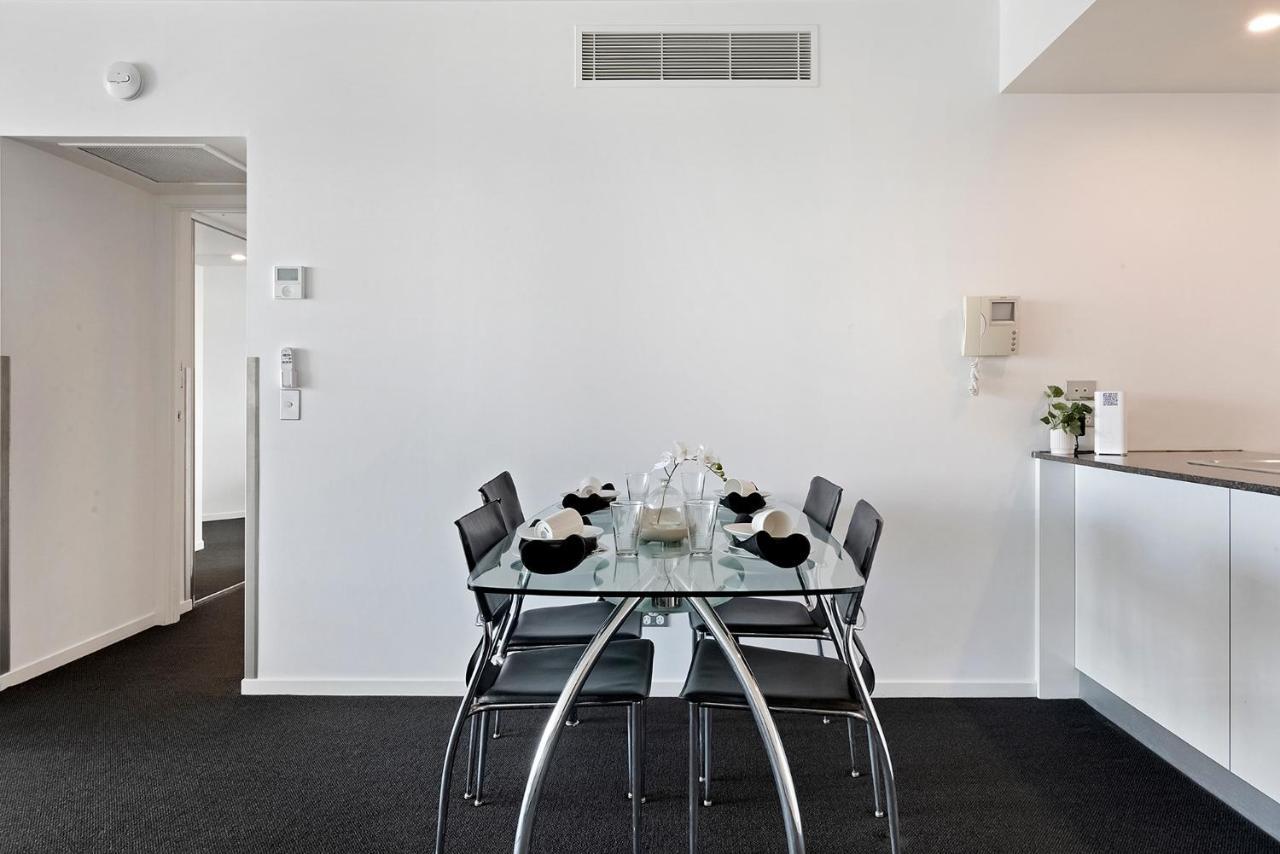 Sierra Grand Broadbeach - Self Contained & Privately Managed Apartments Gold Coast Esterno foto