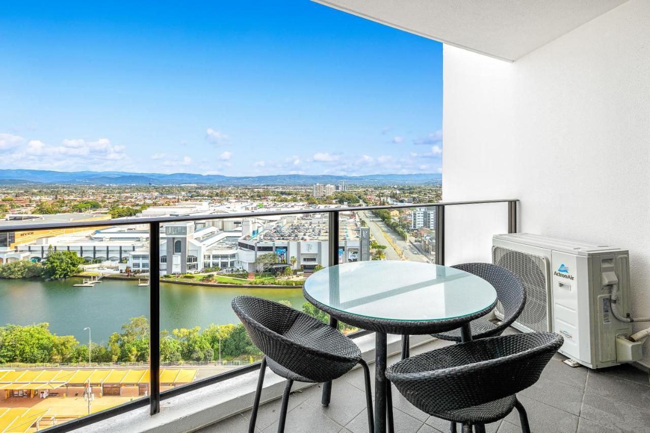 Sierra Grand Broadbeach - Self Contained & Privately Managed Apartments Gold Coast Esterno foto