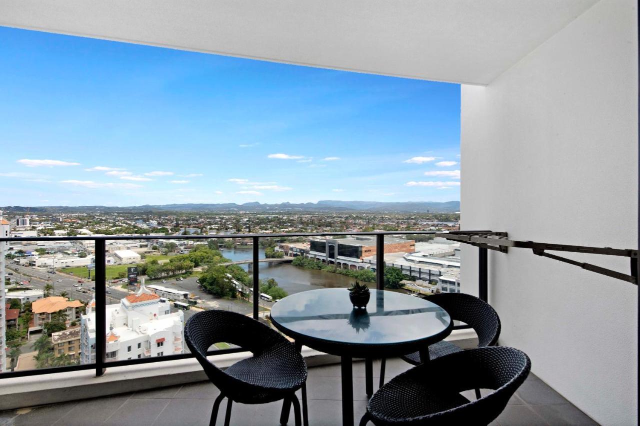 Sierra Grand Broadbeach - Self Contained & Privately Managed Apartments Gold Coast Esterno foto