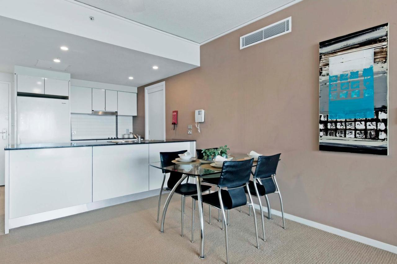 Sierra Grand Broadbeach - Self Contained & Privately Managed Apartments Gold Coast Esterno foto