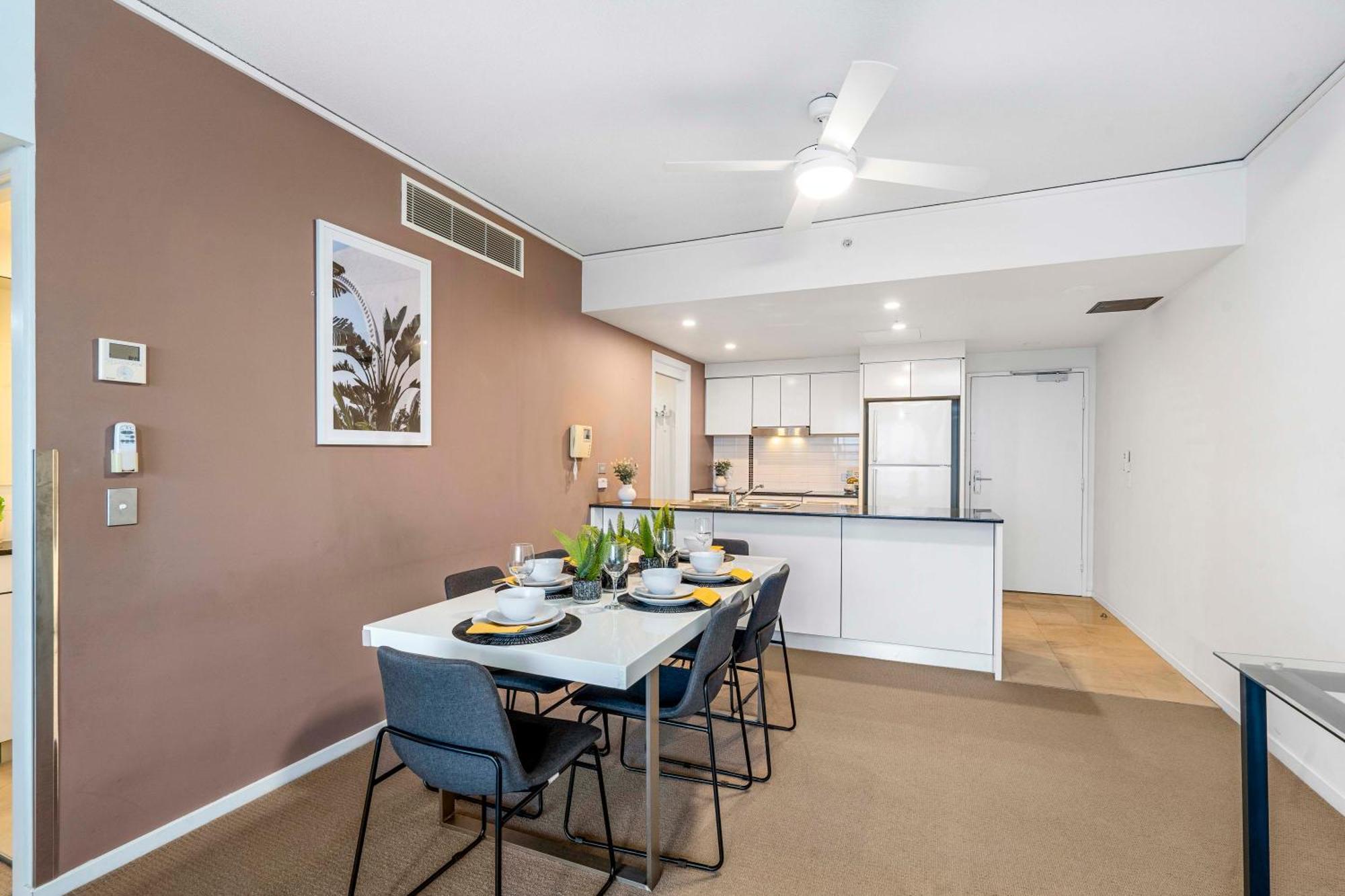 Sierra Grand Broadbeach - Self Contained & Privately Managed Apartments Gold Coast Esterno foto