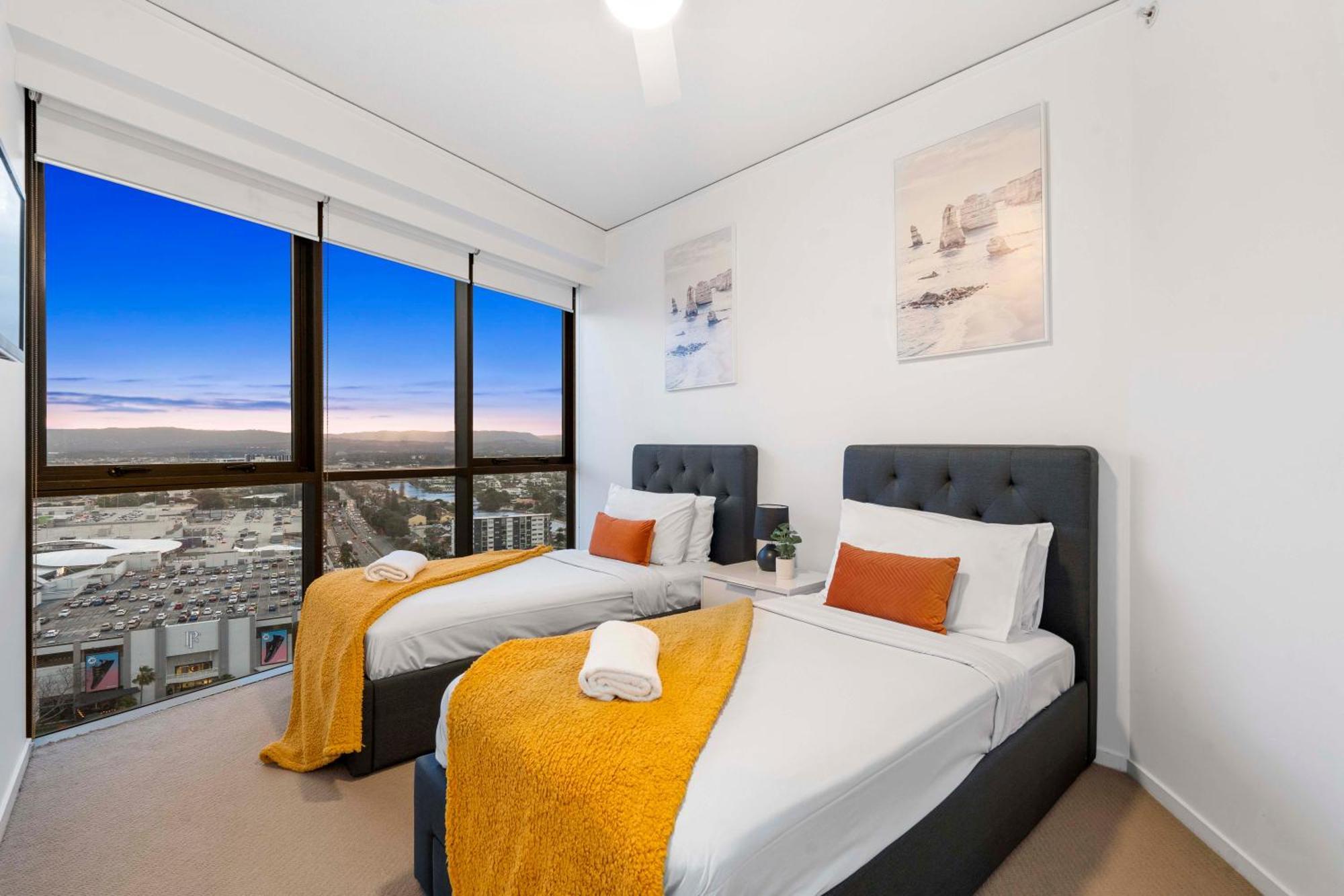 Sierra Grand Broadbeach - Self Contained & Privately Managed Apartments Gold Coast Esterno foto