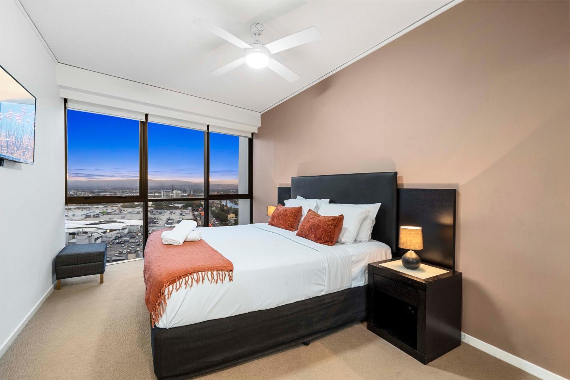 Sierra Grand Broadbeach - Self Contained & Privately Managed Apartments Gold Coast Esterno foto