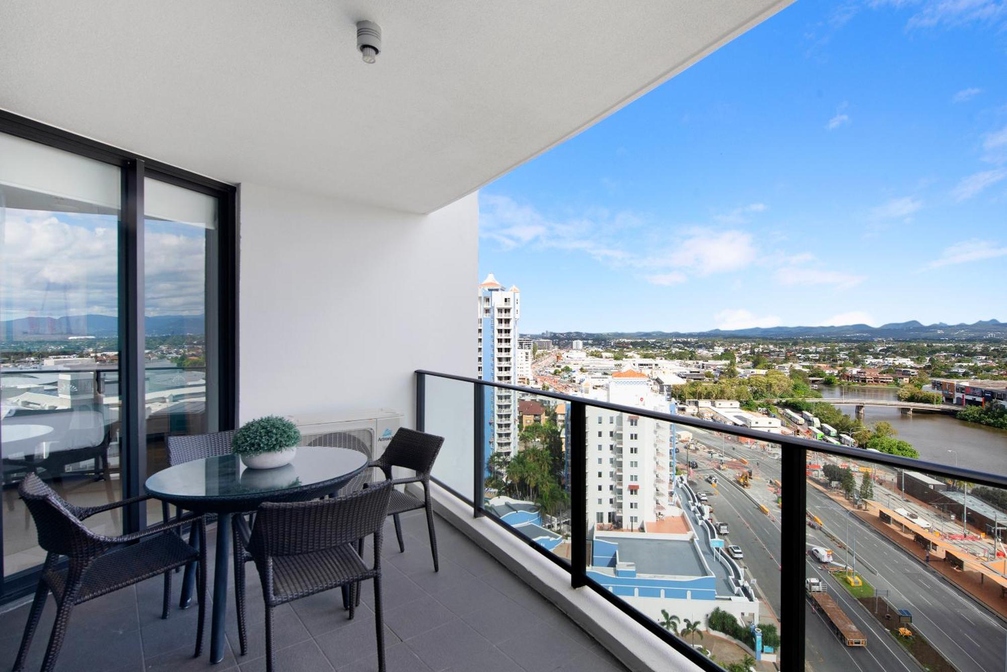 Sierra Grand Broadbeach - Self Contained & Privately Managed Apartments Gold Coast Esterno foto