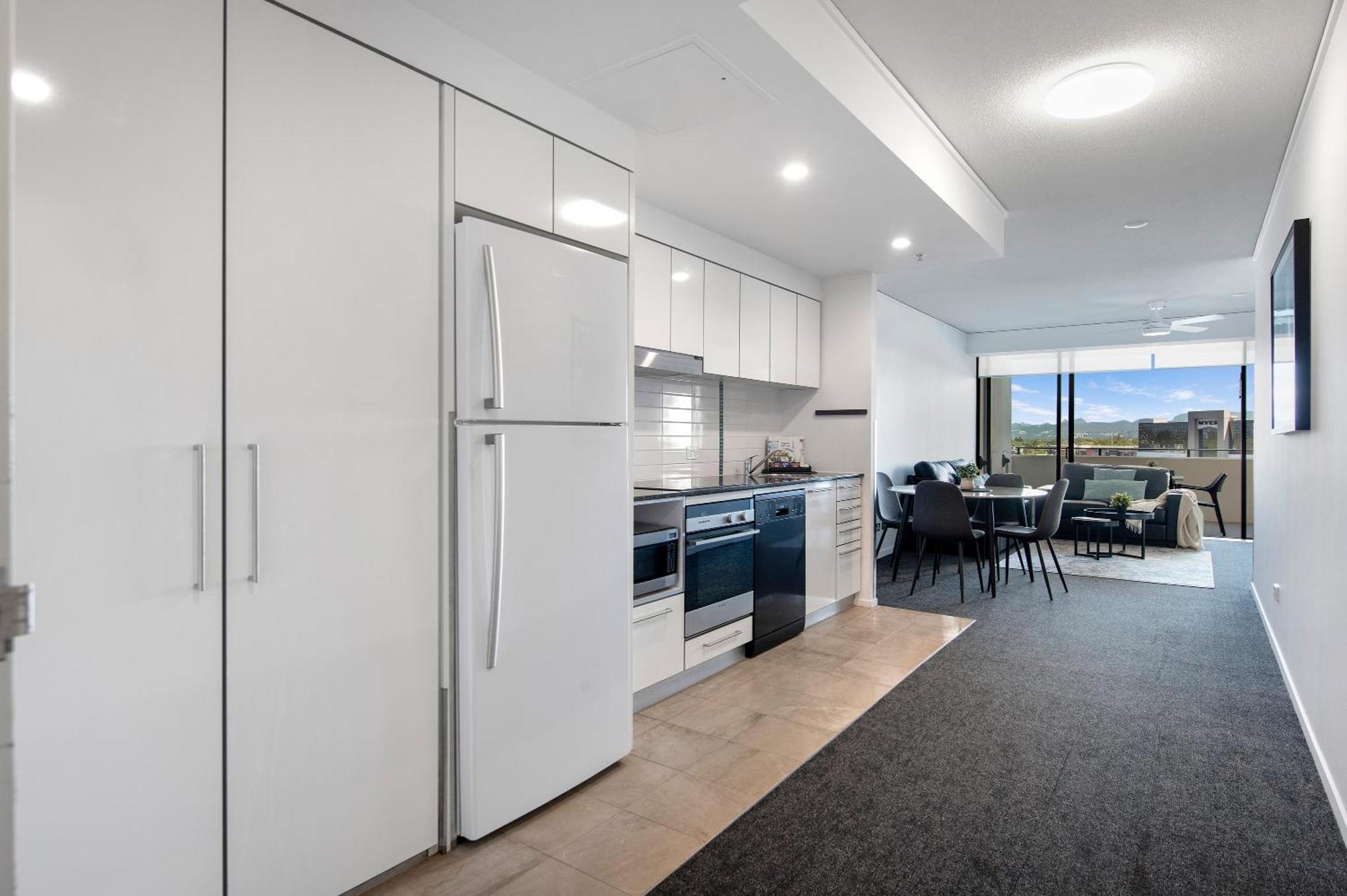 Sierra Grand Broadbeach - Self Contained & Privately Managed Apartments Gold Coast Esterno foto