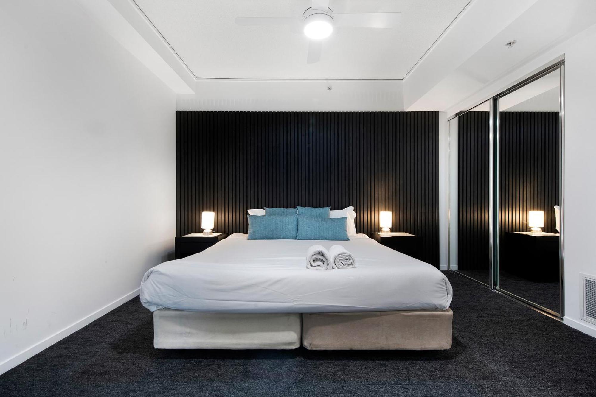 Sierra Grand Broadbeach - Self Contained & Privately Managed Apartments Gold Coast Esterno foto