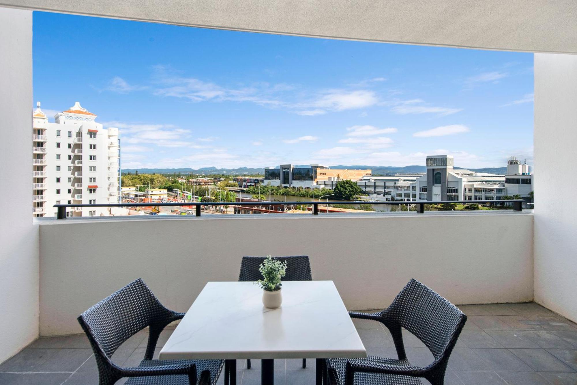 Sierra Grand Broadbeach - Self Contained & Privately Managed Apartments Gold Coast Esterno foto