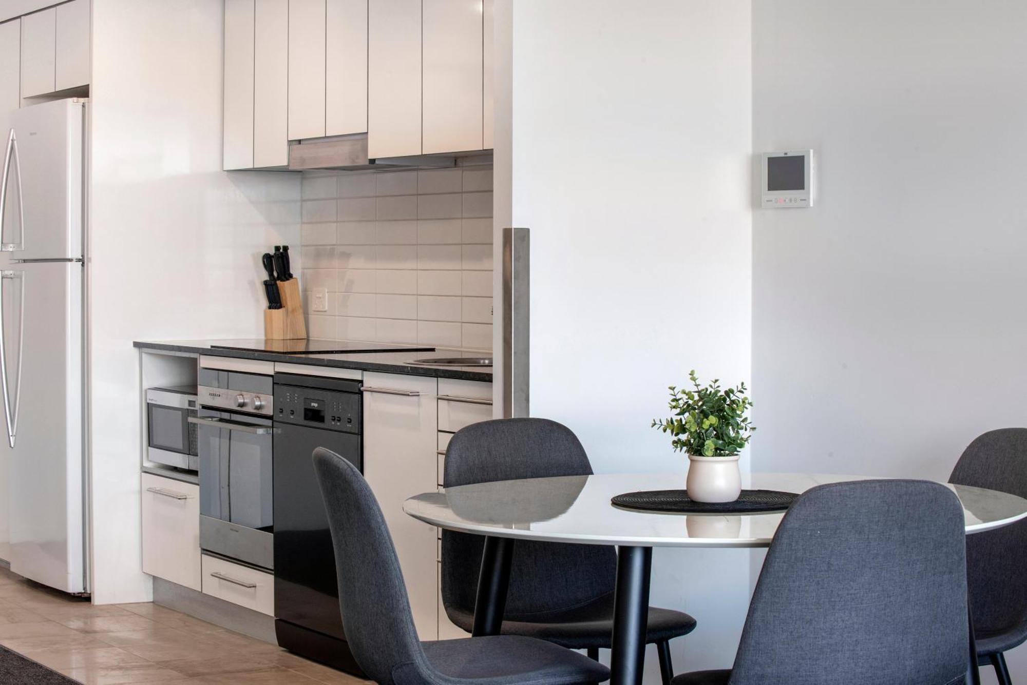 Sierra Grand Broadbeach - Self Contained & Privately Managed Apartments Gold Coast Esterno foto